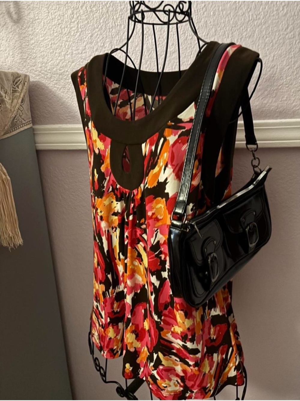 Women’s Y2K Floral Keyhole Tank Top Size Large